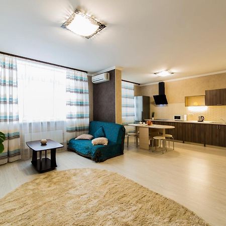 קייב Studio Apartment On Bazhana מראה חיצוני תמונה