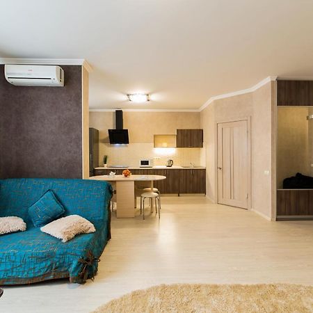 קייב Studio Apartment On Bazhana מראה חיצוני תמונה