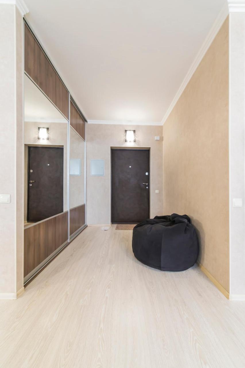 קייב Studio Apartment On Bazhana מראה חיצוני תמונה