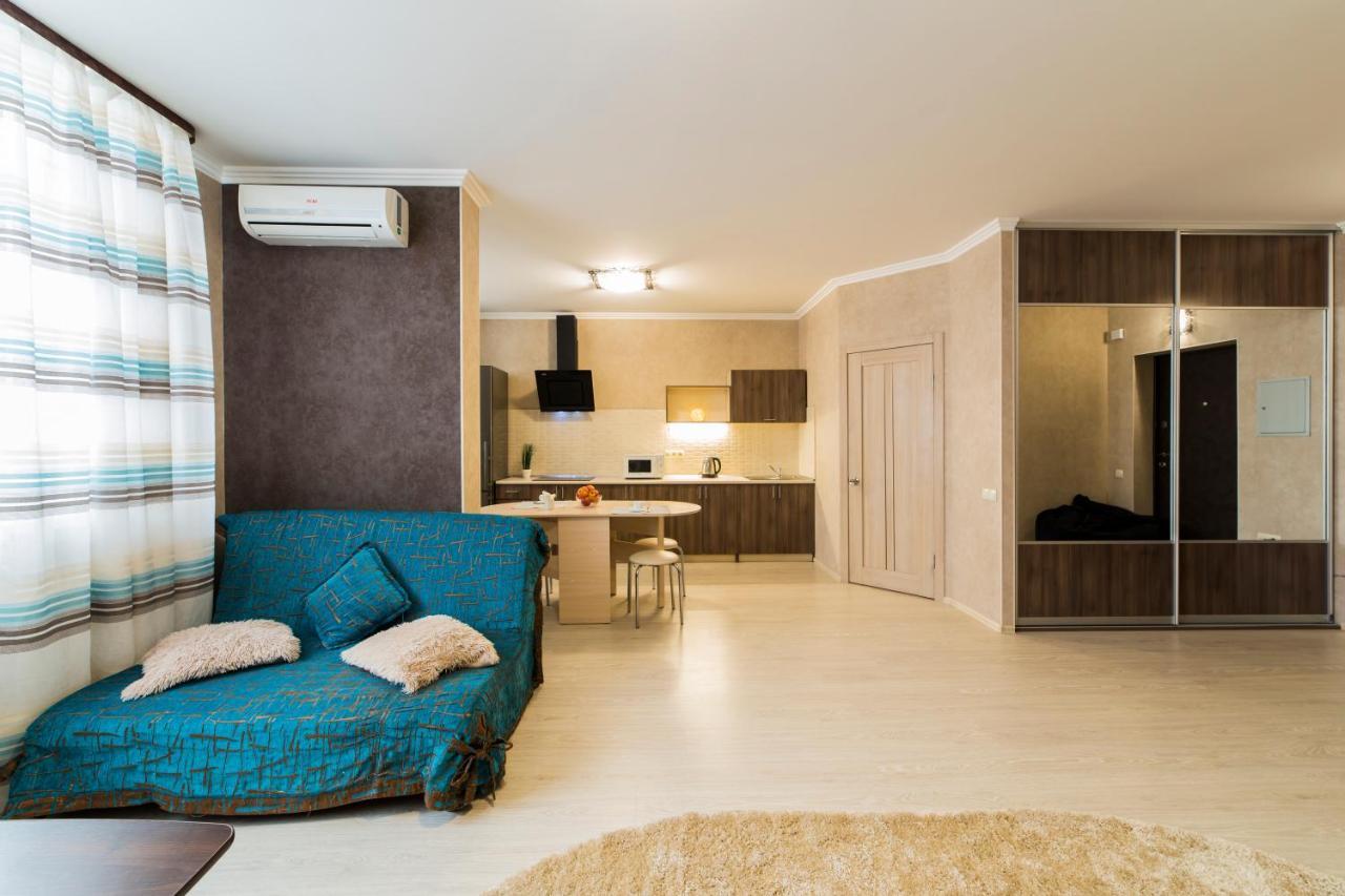 קייב Studio Apartment On Bazhana מראה חיצוני תמונה