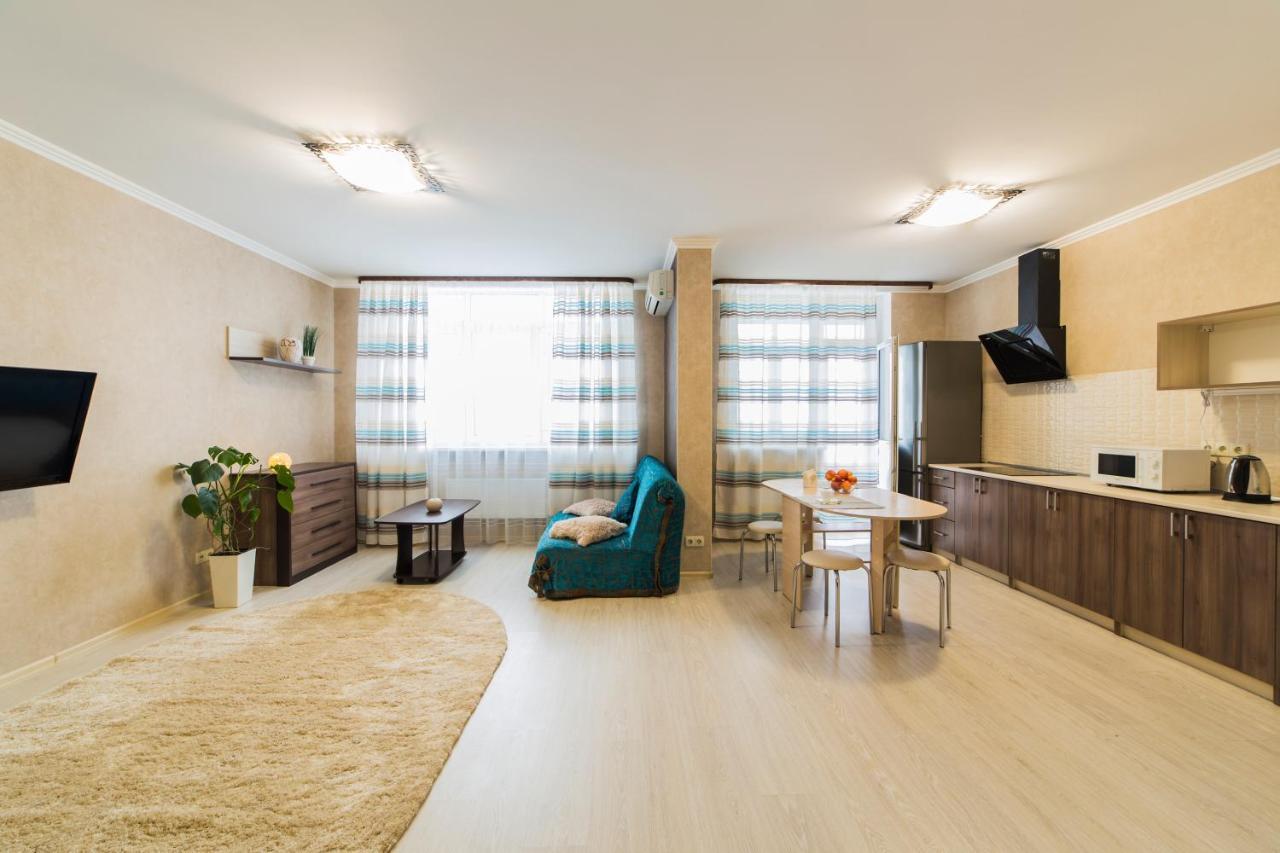 קייב Studio Apartment On Bazhana מראה חיצוני תמונה